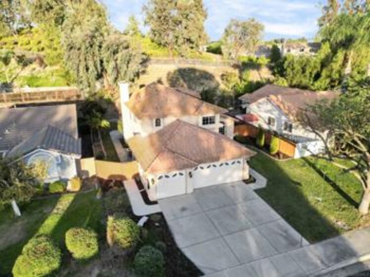 41120 Vintage Circle Photo